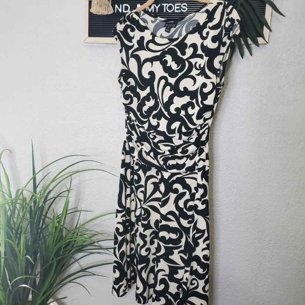 Enfocus Studio I Cream/Black Vine Patterned A-Line Scoop Neck Ruched Dre… - Picture 3 of 14